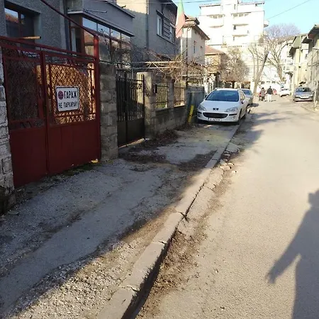 Къща за гости Jordan Art House